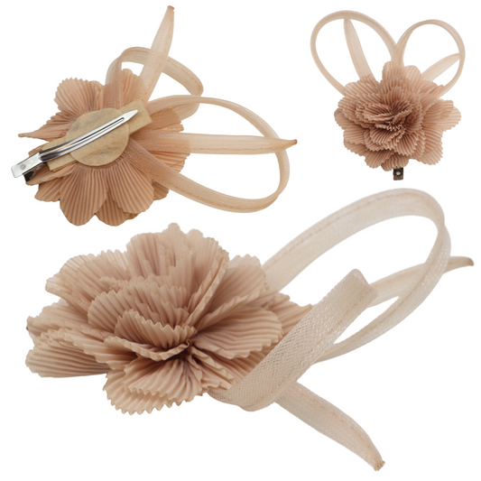 Nude fascinator With Hairclip